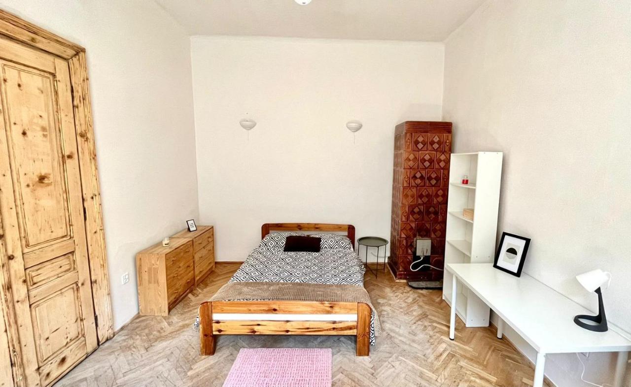 Nice Bedroom Near The Bus And Train Station Krakow Exterior photo