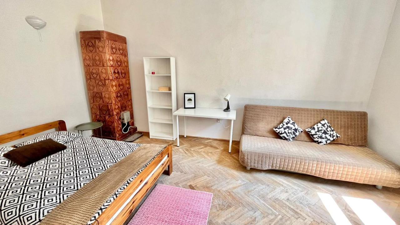 Nice Bedroom Near The Bus And Train Station Krakow Exterior photo